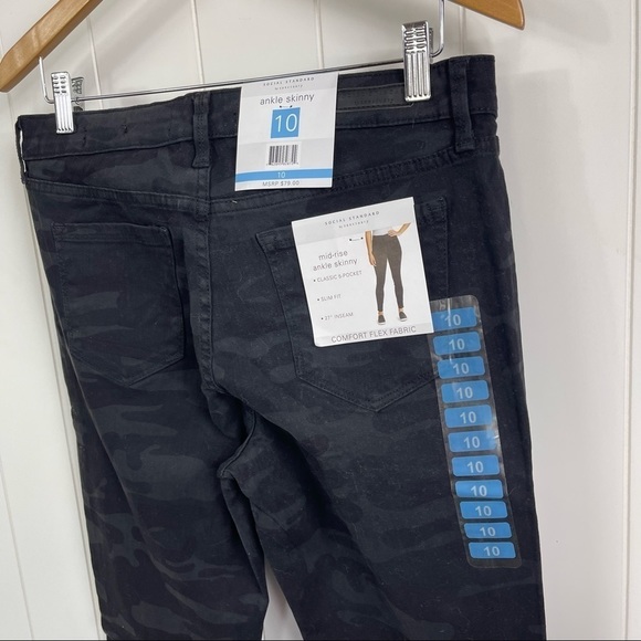 𝅺nwt Blue Camo Skinny Jeans Size 10 - Picture 6 of 6